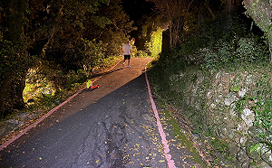 新店男深夜離奇倒臥北宜巷弄   慘遭計程車當場輾過身亡