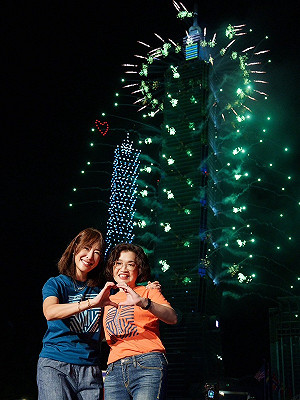 國慶煙火「差點喊卡」 賈永婕開演前30分突收通知「哭了」