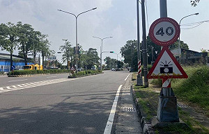 高雄交警躲樹後抓超速遭PO網公審！網友一面倒挺執法