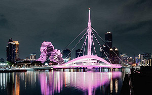 迎K-POP天團BLACKPINK降臨    高雄六大地標點亮粉紅燈光應援