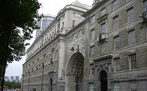 軍情五處警告英政要防範北京鎖定　保守黨要求重啟中國間諜案