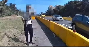 高雄男拍總統車隊挨罵「違法」！警方今澄清  網酸：又不是皇帝出巡