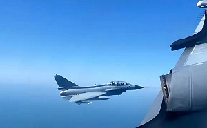 北韓大閱兵「這國」軍機逼近! 只距4個翼展 中方稱2殲-16掛彈追蹤驅離