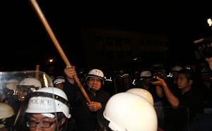 警察毆打學生  外媒：激化對馬政府的憎惡