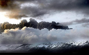 冰島火山要噴發？近三周發生5萬多次地震