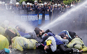 強力水柱驅離反核民眾 北市府、市警局二審仍被判國賠
