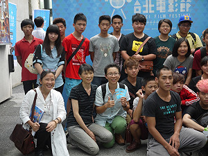 桂綸鎂首當評審  周美青現身挺國片