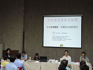 文化政策百廢待舉  王小棣：大家一起上街