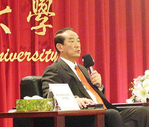 宋提蔣經國  鴻鴻嗆：別再講統治者的故事