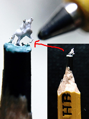 雕出世界最小白馬  陳逢顯展巧藝