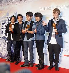五月天  四奪最佳樂團獎