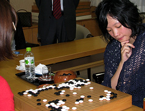 圍棋好手謝依旻 將挑戰女流本因坊7連霸