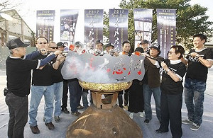 鋼雕藝術登場 展現港都粗獷豪邁