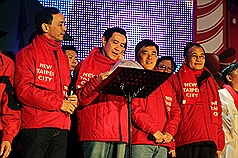 馬出席平安夜活動 男攜空氣槍引虛驚