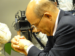 憶及風雨中的屏東漁民 蘇貞昌哭了！