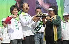 滿街租售？菊營：馬別唱衰高雄