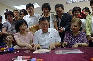 要太太開刀 陳佩琪：柯P沙豬般的強迫