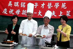 游錫堃憶母離世11年  一度哽咽說不出話