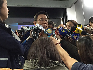 查柯P父母借據  國稅局：民眾檢舉