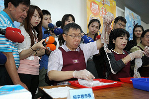 自稱科學家習慣做實驗 柯P行動派出所將上路