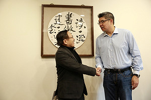 猛打經濟牌  連勝文今拜會高希均