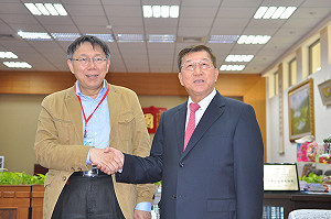 修繕世大運場館  邱鏡淳笑稱柯P要求嚴格