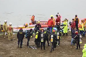 復航空難　陸海空搜尋失蹤乘客
