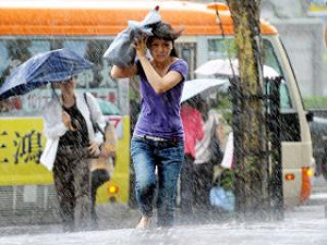 颱風天  北市勞動局呼籲少叫外送