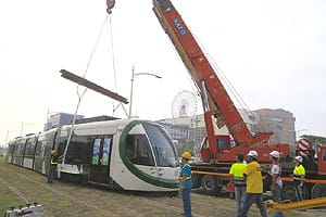 轉轍器未就定位 高雄輕軌出軌無傷亡