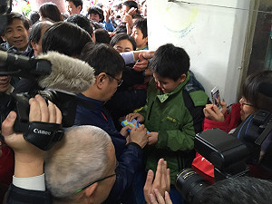 談都更帶警察 柯P：不能因怕黑道就不做