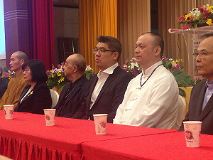 連勝文叫屈：網路霸凌變本加厲攻擊