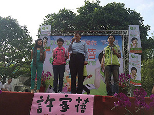 遭批腦袋裝餿水油 柯P：選舉語言笑笑就好