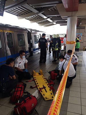 捷運士林站傳意外 民眾落軌送醫