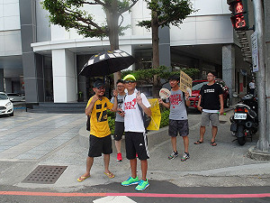 反課綱高中生環台  中市教育局長邀座談