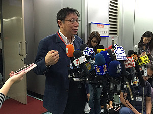 拿葉世文比趙藤雄  柯P：我常有神來一筆