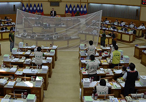 朱立倫：執政者做得好就不用攔鞋網