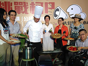 柯文哲扮大廚  端公民開講讓市民挑戰柯P