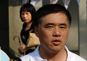 強制驅離學生  郝龍斌：沒接獲指令盼軟處理