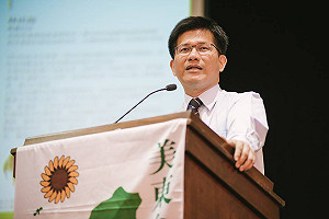 胡批爭功 林佳龍反批跳票不負責任