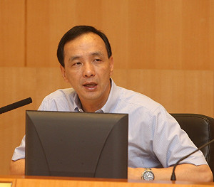 朱立倫：做好「2不1要」 有效防治狂犬病疫情