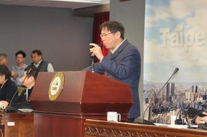 中媒批狂了  柯P淡定：理它幹什麼？