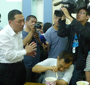 一碗待用麵 替社會帶來不少感動與溫暖