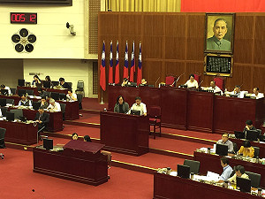 強調不打房 柯P：營造業垮掉會完蛋