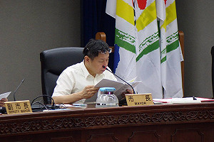 柯P促吳思華面對學生：當打手也要勇敢