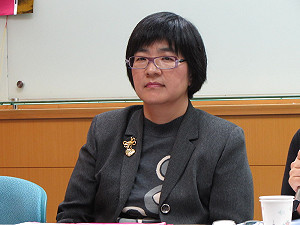 張錦麗強調提問恰當 連政策比柯具體