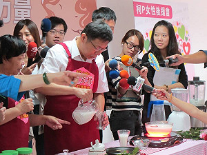 柯P反省：男女名詞對調  就知性別盲點