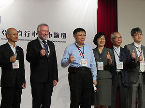 柯文哲：馬路寬40公尺 將設自行車道