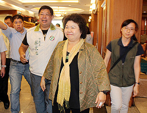 陳菊：丟油漆非台灣人待客之道