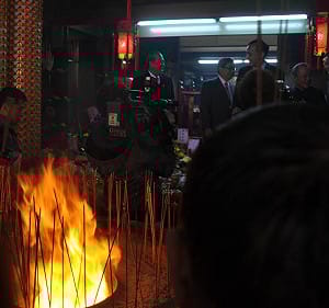 造神？朱立倫上香「發爐」被喊「總統」