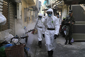 國軍投入登革熱防疫 高雄獅湖公園重開放